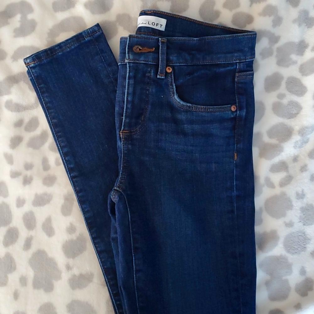 ☀️☀️Loft Dark Wash Skinny Jeans